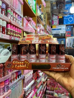 Gloss labia